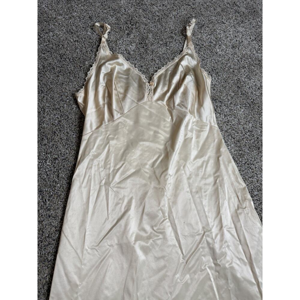 Vtg Vanity Fair Slip Ivory Champagne Lace 1950s Hollywood Pin Up USA 32L